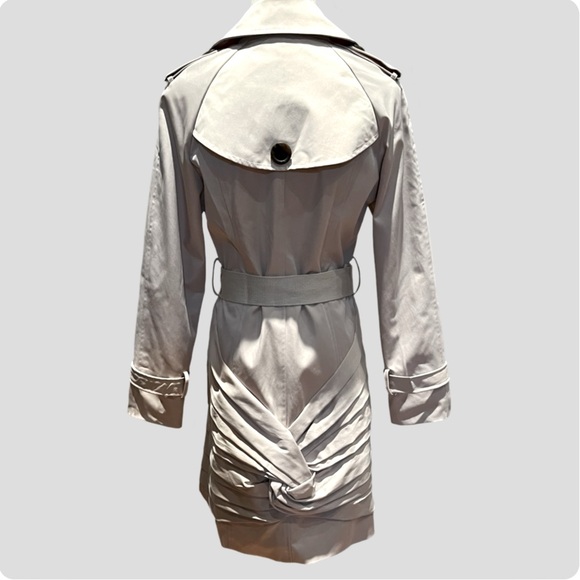 BURBERRY London Trench Coat/Jacket
Size M - Picture 4 of 15